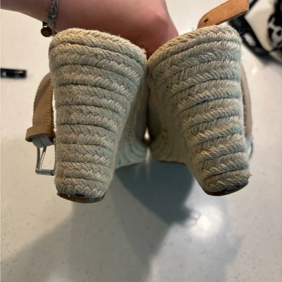 Toms Monica Canvas and Hemp Espadrilles /Wedge Sandals - Picture 4 of 10